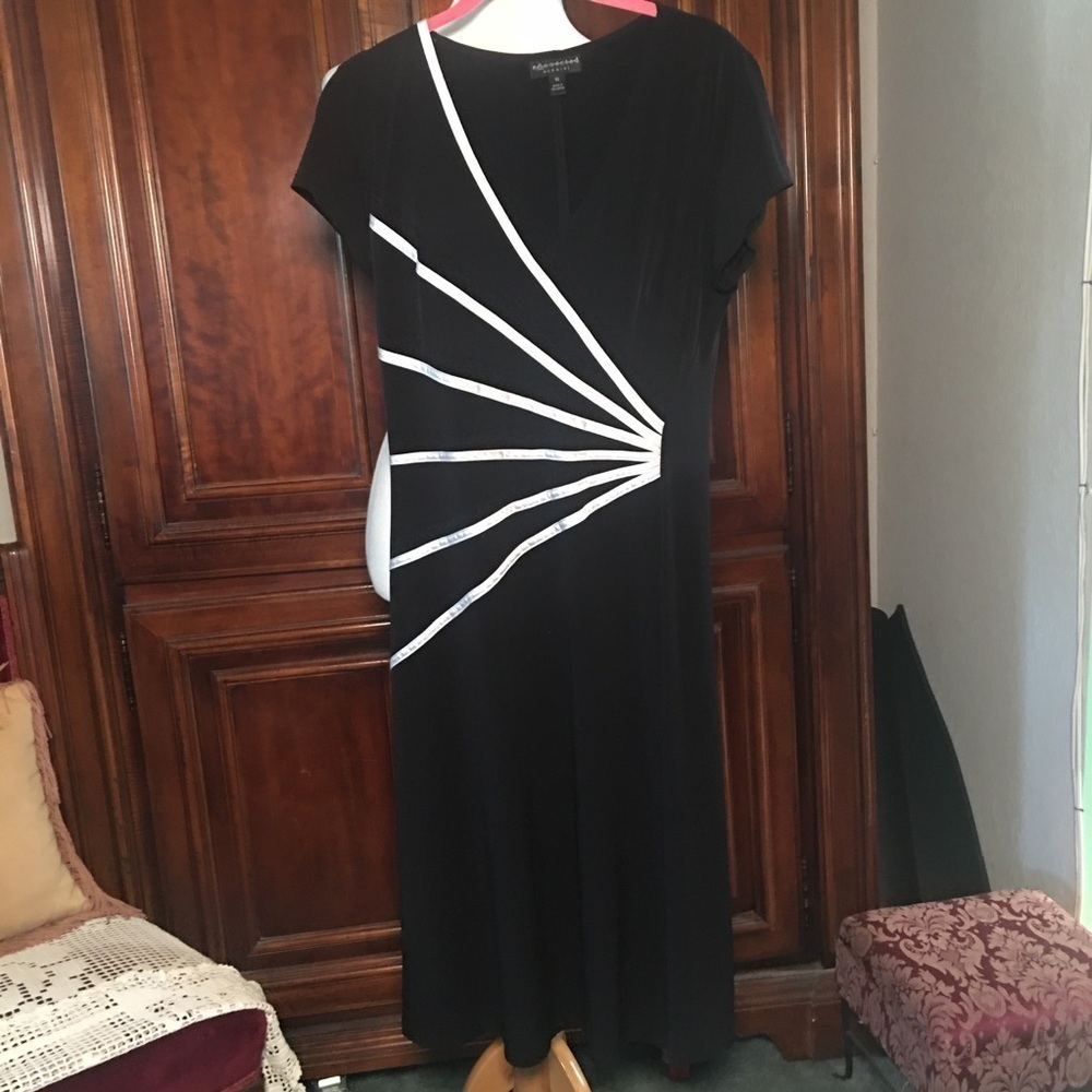 Connected Apparel Black midi short sleeve V neck dress size 10 Vintage 90s